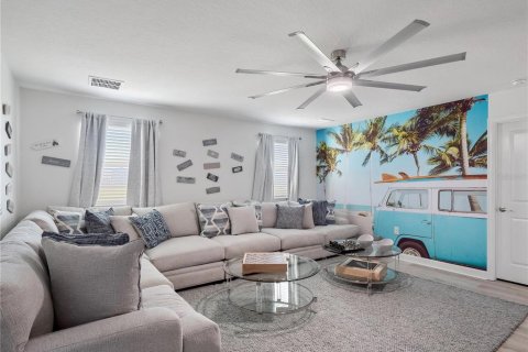 House in Davenport, Florida 6 bedrooms, 310.2 sq.m. № 1826198 - photo 20