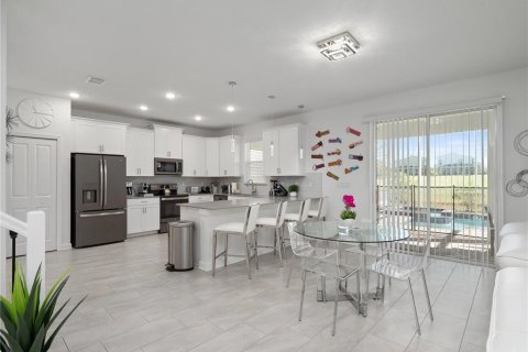 House in Davenport, Florida 6 bedrooms, 310.2 sq.m. № 1826198 - photo 14