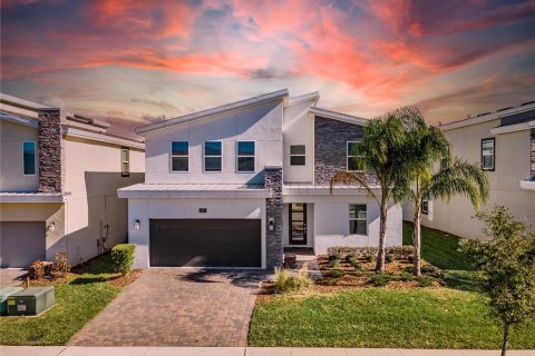 House in Davenport, Florida 6 bedrooms, 310.2 sq.m. № 1826198 - photo 1