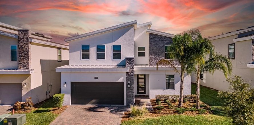 House in Davenport, Florida 6 bedrooms, 310.2 sq.m. № 1826198