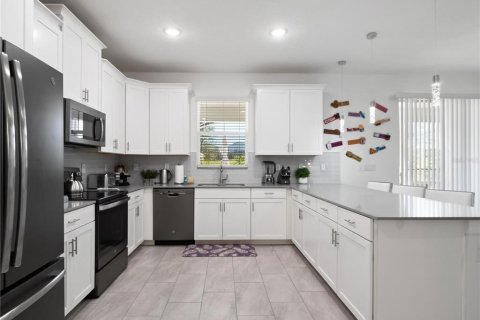 House in Davenport, Florida 6 bedrooms, 310.2 sq.m. № 1826198 - photo 12