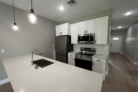 Appartement à louer à Port Charlotte, Floride: 3 chambres, 110.74 m2 № 2224754 - photo 2