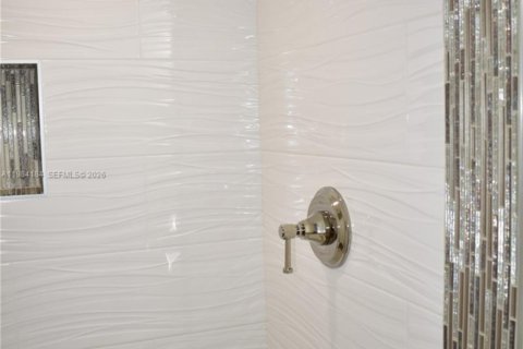 Copropriété à vendre à Tamarac, Floride: 2 chambres, 85.47 m2 № 2049694 - photo 6