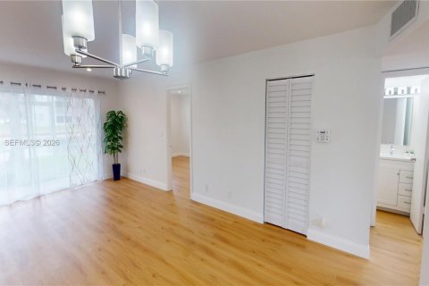 Copropriété à vendre à Tamarac, Floride: 2 chambres, 85.47 m2 № 2049694 - photo 13