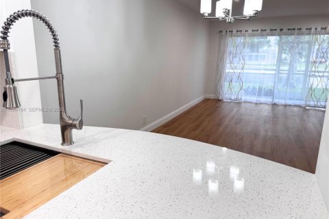 Copropriété à vendre à Tamarac, Floride: 2 chambres, 85.47 m2 № 2049694 - photo 20