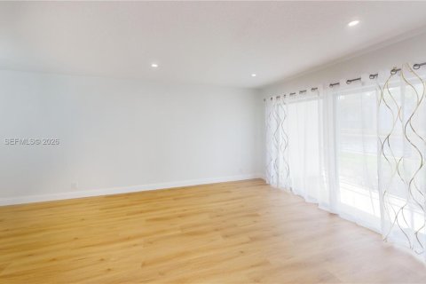 Copropriété à vendre à Tamarac, Floride: 2 chambres, 85.47 m2 № 2049694 - photo 14