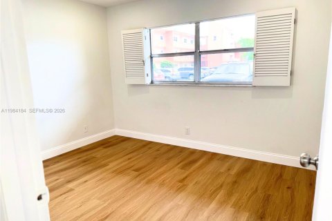 Copropriété à vendre à Tamarac, Floride: 2 chambres, 85.47 m2 № 2049694 - photo 10