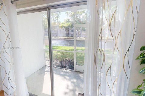 Copropriété à vendre à Tamarac, Floride: 2 chambres, 85.47 m2 № 2049694 - photo 15