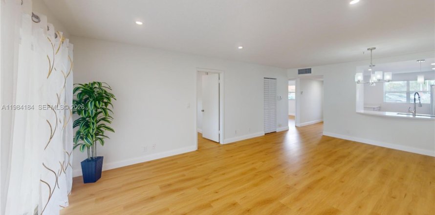 Condo à Tamarac, Floride, 2 chambres  № 2049694