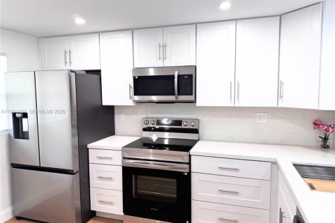 Copropriété à vendre à Tamarac, Floride: 2 chambres, 85.47 m2 № 2049694 - photo 3