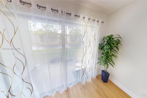 Copropriété à vendre à Tamarac, Floride: 2 chambres, 85.47 m2 № 2049694 - photo 8