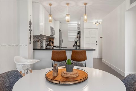 Снять в аренду кондоминиум в Майами, Флорида 2 спальни, 91.97м2, № 2052540 - фото 15