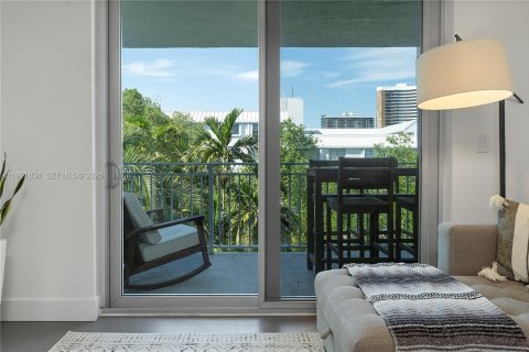 Снять в аренду кондоминиум в Майами, Флорида 2 спальни, 91.97м2, № 2052540 - фото 16