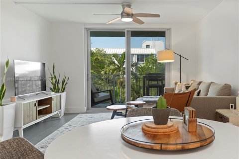 Снять в аренду кондоминиум в Майами, Флорида 2 спальни, 91.97м2, № 2052540 - фото 3