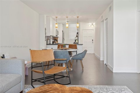 Снять в аренду кондоминиум в Майами, Флорида 2 спальни, 91.97м2, № 2052540 - фото 17