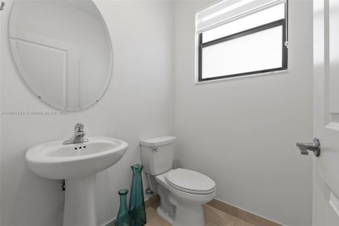 Townhouse in Homestead, Florida 3 bedrooms, 137.77 sq.m. № 1872174 - photo 20