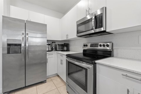 Townhouse in Homestead, Florida 3 bedrooms, 137.77 sq.m. № 1872174 - photo 14