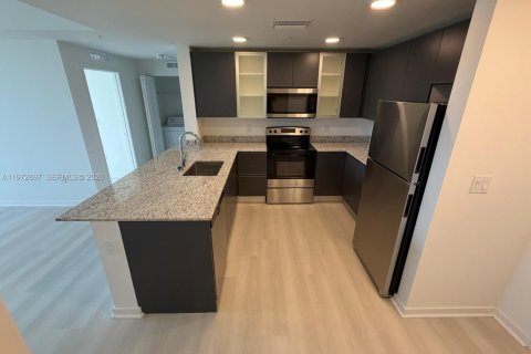 Condo in Orlando, Florida, 2 bedrooms  № 2052888 - photo 3