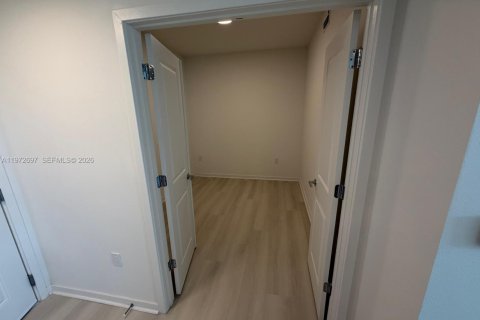 Condo in Orlando, Florida, 2 bedrooms  № 2052888 - photo 6