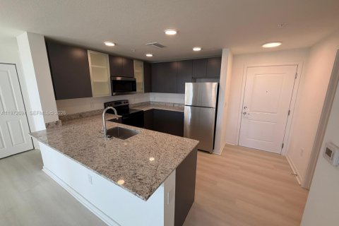 Condo in Orlando, Florida, 2 bedrooms  № 2052888 - photo 4