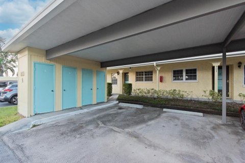 Villa ou maison à vendre à Clearwater, Floride: 2 chambres, 86.86 m2 № 1432422 - photo 2
