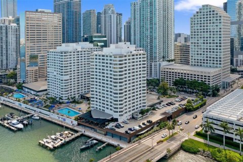 Кондоминиум с 2 спальнями в Майами, Флорида № 2048998