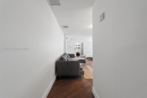 Купить кондоминиум в Майами, Флорида 2 спальни, 89.37м2, № 2048998 - фото 11