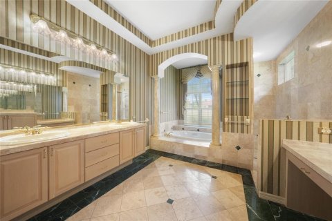 Villa ou maison à vendre à North Port, Floride: 4 chambres, 356.56 m2 № 1908133 - photo 11
