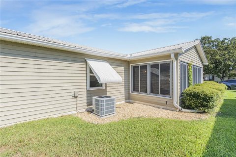 House in Lady Lake, Florida 2 bedrooms, 115.94 sq.m. № 1854534 - photo 4