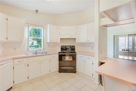 House in Lady Lake, Florida 2 bedrooms, 115.94 sq.m. № 1854534 - photo 9