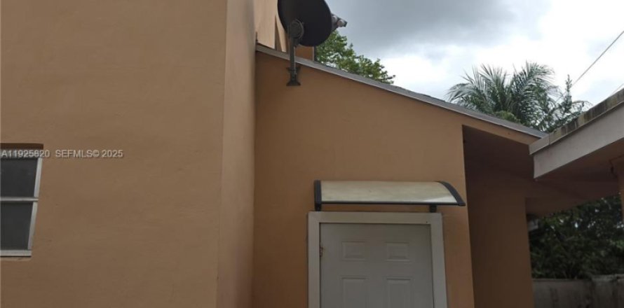 Appartement à Miami, Floride 1 chambre, 310.11 m2 № 1984629