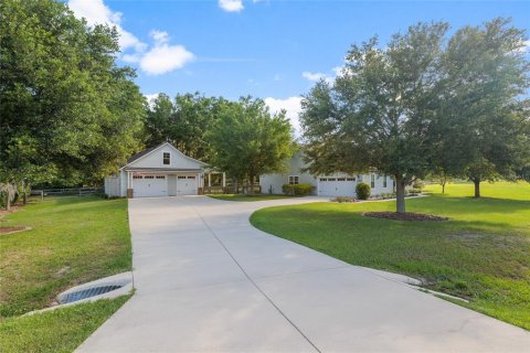 House in High Springs, Florida 4 bedrooms, 190.54 sq.m. № 1783193 - photo 3