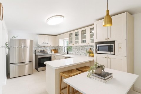 House in Oakland Park, Florida 2 bedrooms, 175.59 sq.m. № 1920056 - photo 28