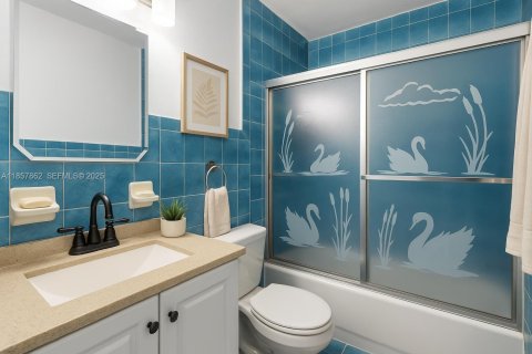 House in Oakland Park, Florida 2 bedrooms, 175.59 sq.m. № 1920056 - photo 30