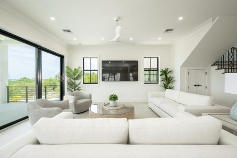 House in Key West, Florida 5 bedrooms, 381.18 sq.m. № 2190619 - photo 9