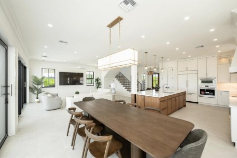 House in Key West, Florida 5 bedrooms, 381.18 sq.m. № 2190619 - photo 8