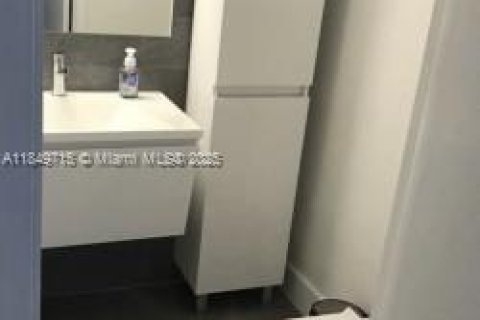 Copropriété à vendre à Miami Beach, Floride: 1 chambre, 67.82 m2 № 1852307 - photo 12