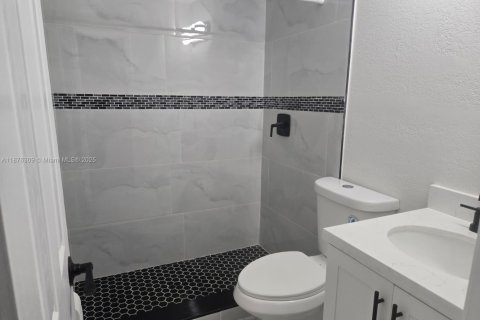 Casa en venta en Hollywood, Florida, 4 dormitorios, 117.99 m2 № 1927088 - foto 13