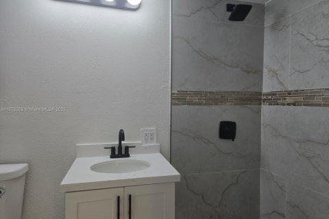 Casa en venta en Hollywood, Florida, 4 dormitorios, 117.99 m2 № 1927088 - foto 14