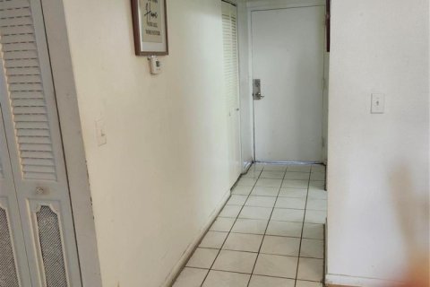 Condominio en venta en Lauderdale Lakes, Florida, 2 dormitorios, 93.83 m2 № 2153896 - foto 6