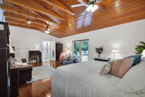 House in Pinecrest, Florida 5 bedrooms, 300.45 sq.m. № 1683582 - photo 24