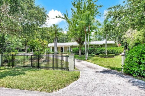 House in Pinecrest, Florida 5 bedrooms, 300.45 sq.m. № 1683582 - photo 4