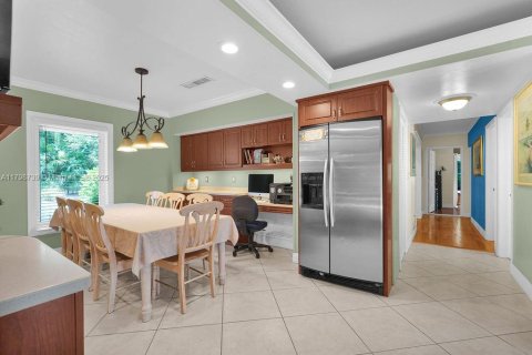 House in Pinecrest, Florida 5 bedrooms, 300.45 sq.m. № 1683582 - photo 18