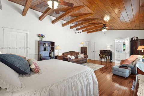 House in Pinecrest, Florida 5 bedrooms, 300.45 sq.m. № 1683582 - photo 25