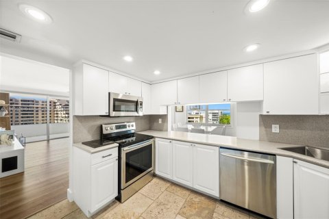 Condo in Key Biscayne, Florida, 2 bedrooms  № 1832436 - photo 9