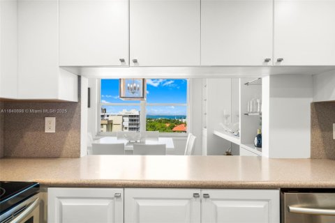 Condo in Key Biscayne, Florida, 2 bedrooms  № 1832436 - photo 10