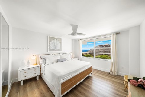 Condo in Key Biscayne, Florida, 2 bedrooms  № 1832436 - photo 13