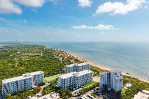 Condo in Key Biscayne, Florida, 2 bedrooms  № 1832436 - photo 27