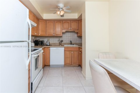 Купить кондоминиум в Авентура, Флорида 2 спальни, 106.19м2, № 2017573 - фото 24