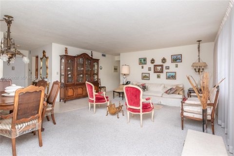 Купить кондоминиум в Авентура, Флорида 2 спальни, 106.19м2, № 2017573 - фото 18